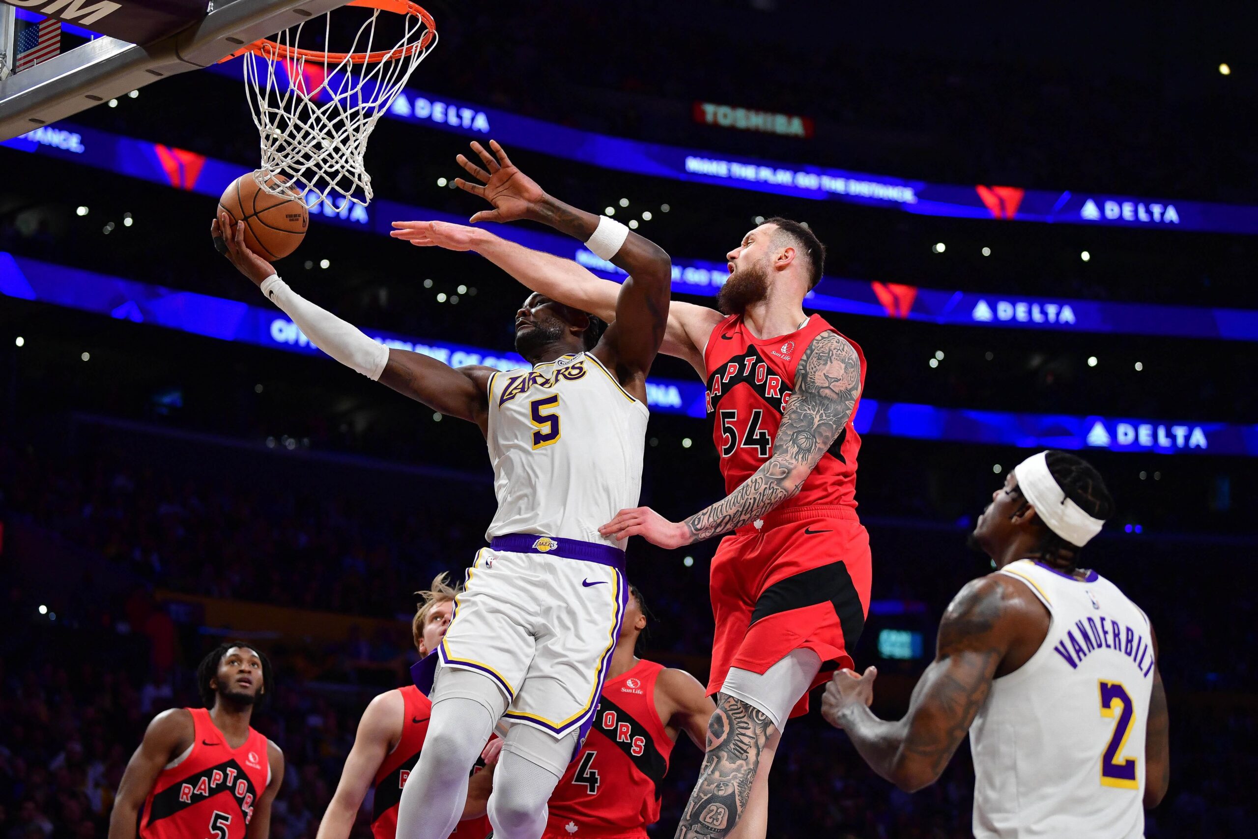 2026-01-19T035654Z_1737215984_MT1USATODAY28037964_RTRMADP_3_NBA-TORONTO-RAPTORS-AT-LOS-ANGELES-LAKERS_2026_01_19_13_45_14.jpg