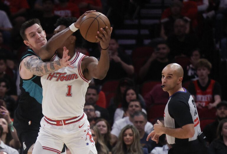 2026-03-07T033515Z_2135900994_MT1USATODAY28422727_RTRMADP_3_NBA-PORTLAND-TRAIL-BLAZERS-AT-HOUSTON-ROCKETS_2026_03_07_12_59_46.JPG