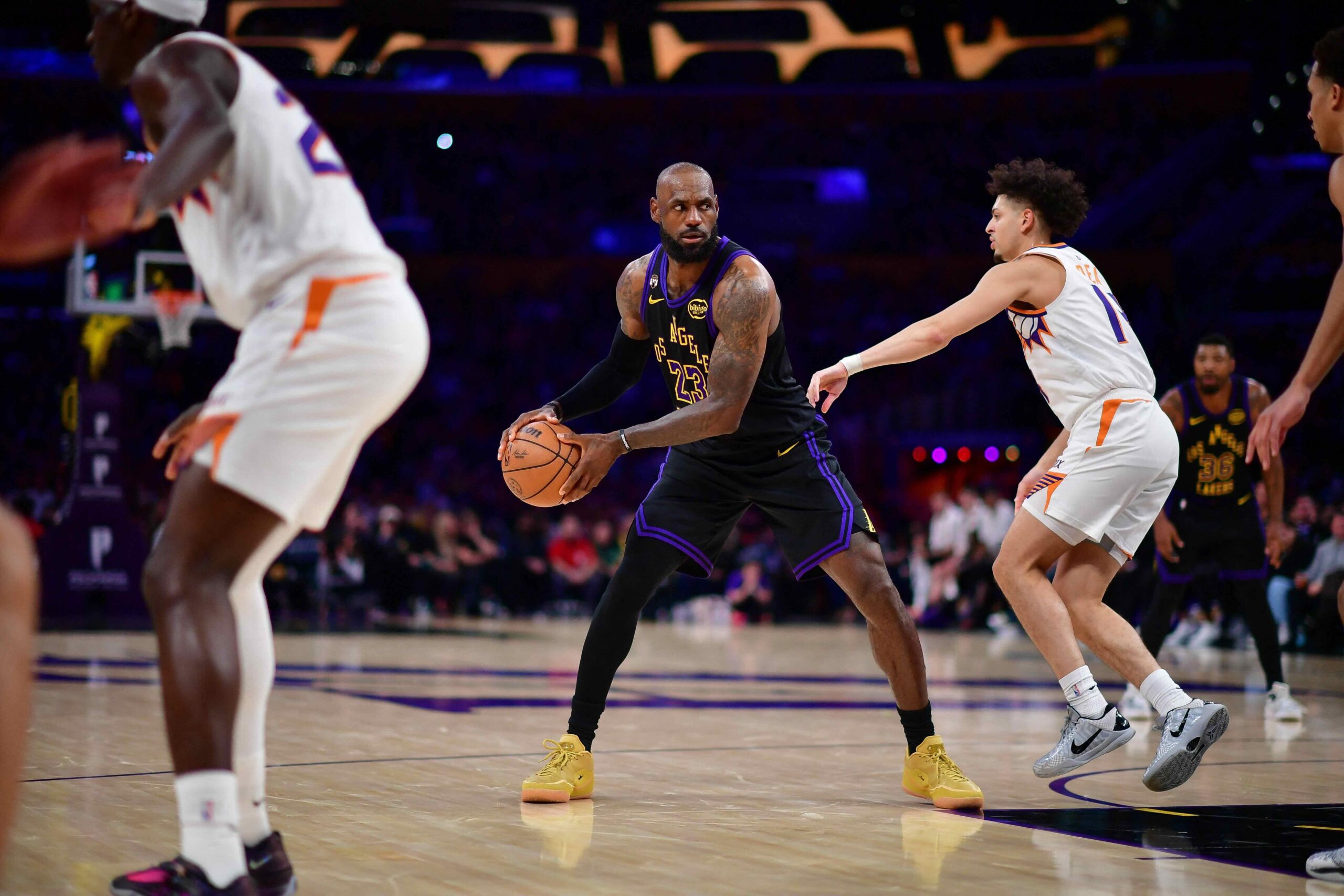 2026-04-11T053445Z_362221086_MT1USATODAY28706278_RTRMADP_3_NBA-PHOENIX-SUNS-AT-LOS-ANGELES-LAKERS_2026_04_11_13_48_41.jpeg