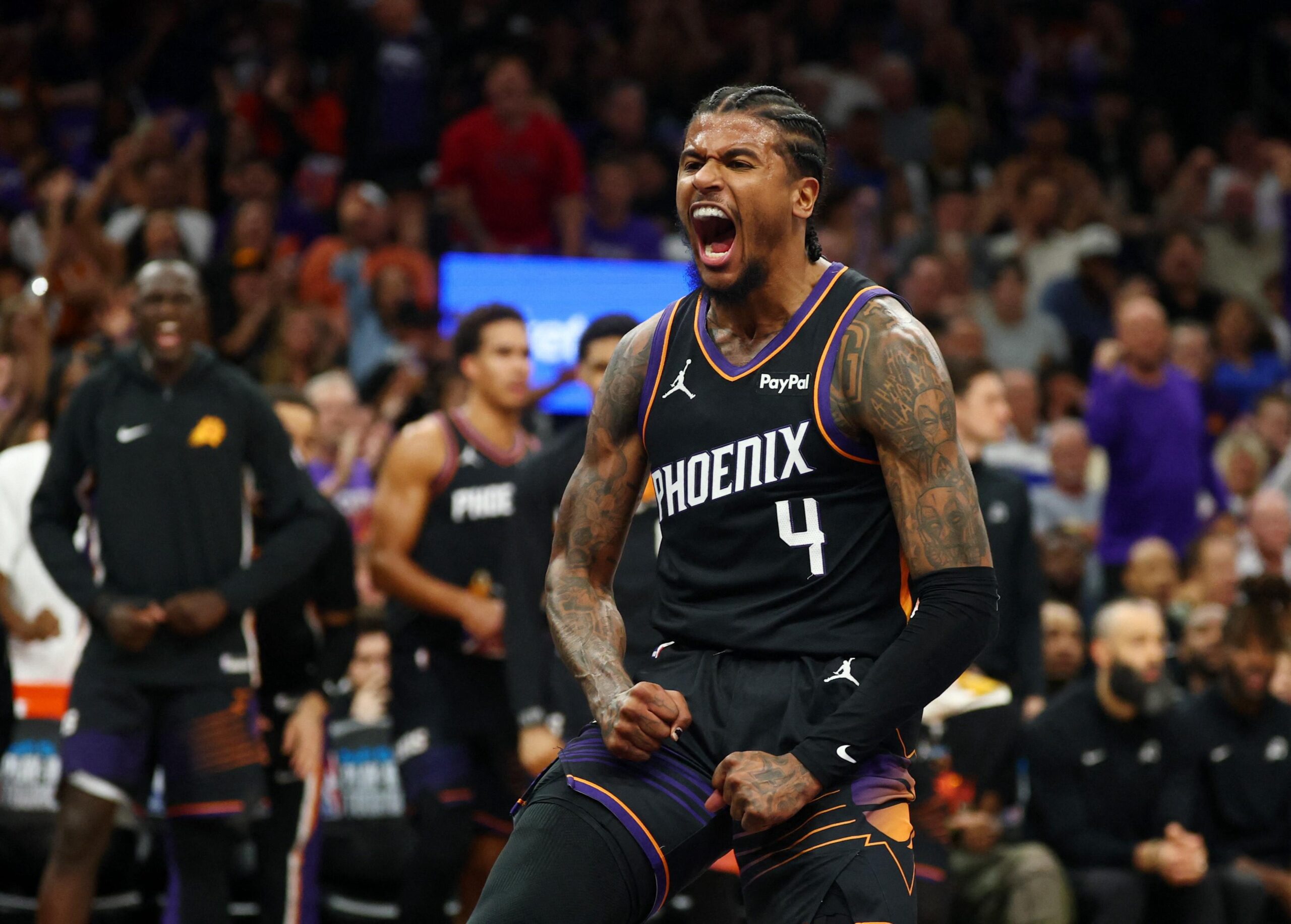 2026-04-18T033349Z_1450158077_MT1USATODAY28755211_RTRMADP_3_NBA-PLAYOFFS-GOLDEN-STATE-WARRIORS-AT-PHOENIX-SUNS_2026_04_18_13_21_15.jpeg