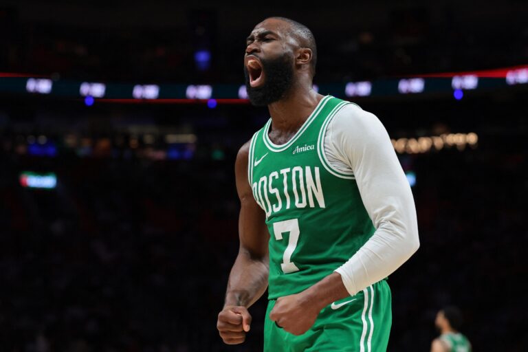 2026-04-02T024830Z_791472352_MT1USATODAY28639490_RTRMADP_3_NBA-BOSTON-CELTICS-AT-MIAMI-HEAT_2026_04_02_11_45_32.jpg