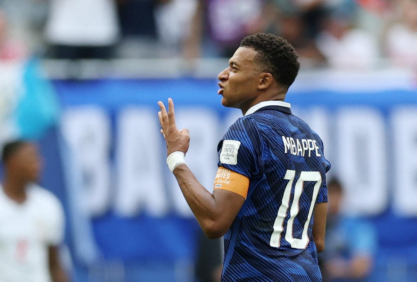2026-07-18T223133Z_918965021_UP1EM7I1QKJLA_RTRMADP_3_SOCCER-WORLDCUP-FRA-ENG_2026_07_19_06_33_23.JPG